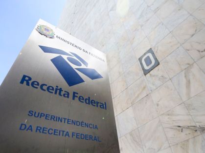 Leilão da Receita federal reúne iPhones, carros e joias em São Paulo