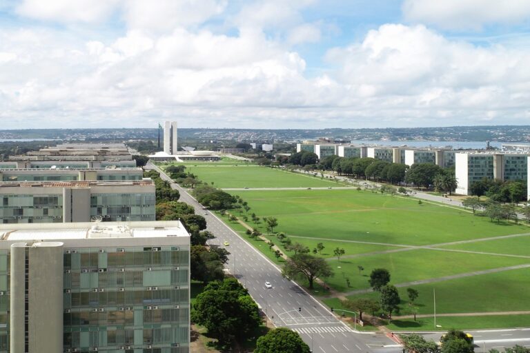 Governo prevê R$ 1,5 bilhão para contratação de servidores em 2026