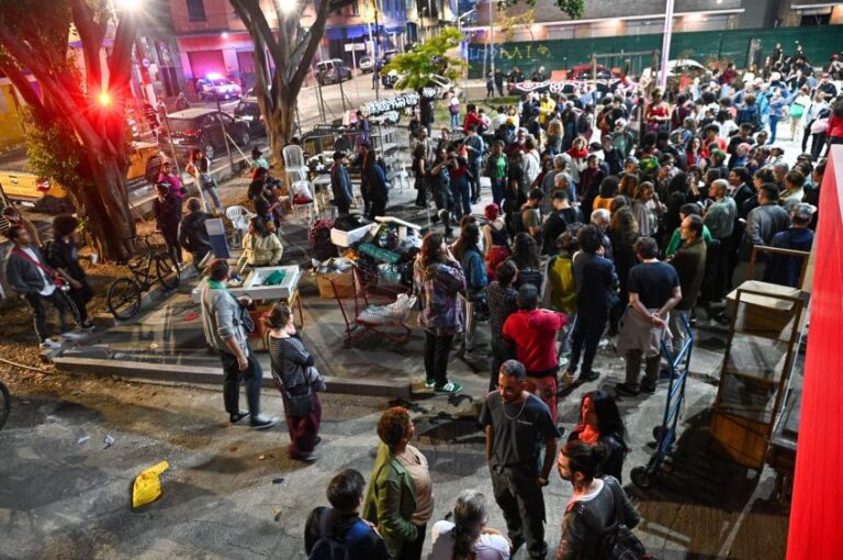 prefeitura de são paulo demole teatro de contêiner após impasse legal