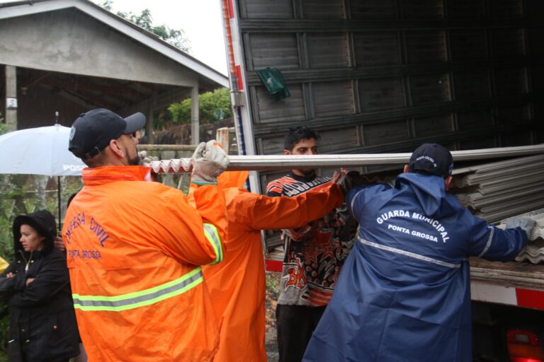 Chuvas intensas mobilizam equipes de atendimento em Ponta Grossa