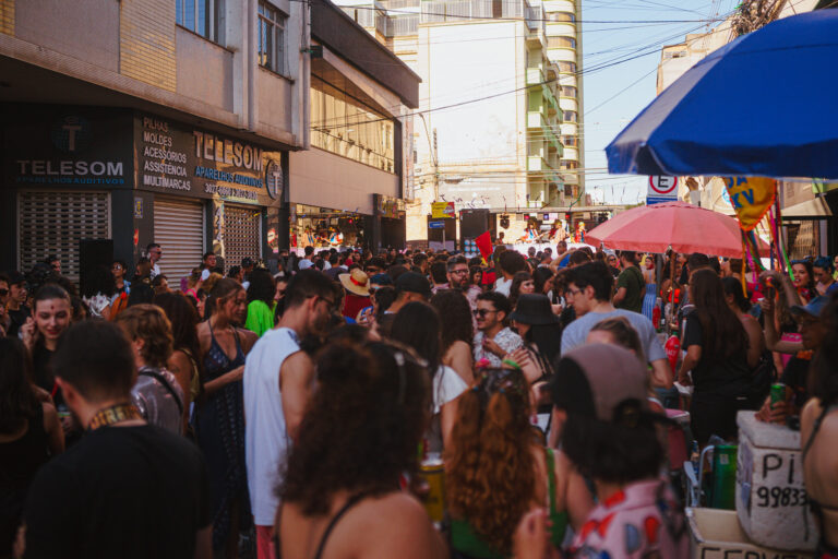 Carnaval de Ponta Grossa 2026 traz alegria e tradição à cidade