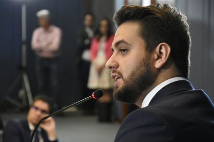 Moraes questiona transferência de Filipe Martins sem aval do STF