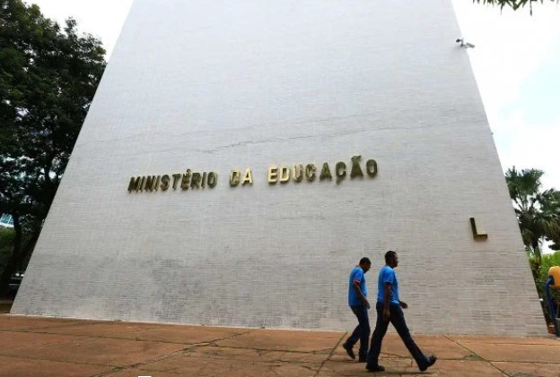 Desempenho do Enamed revela disparidades na formação médica brasileira