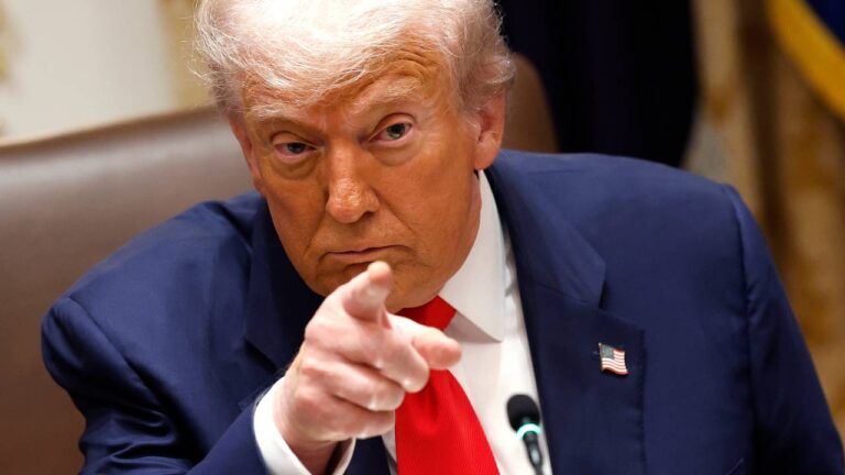 Nova tarifa de Trump beneficia quase metade das exportações brasileiras aos EUA