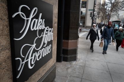 Saks Global enfrenta falência após desafios no mercado de luxo