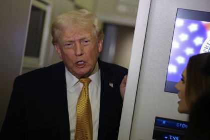 Donald Trump atribui ao Irã ataque que matou crianças em escola no sul do país