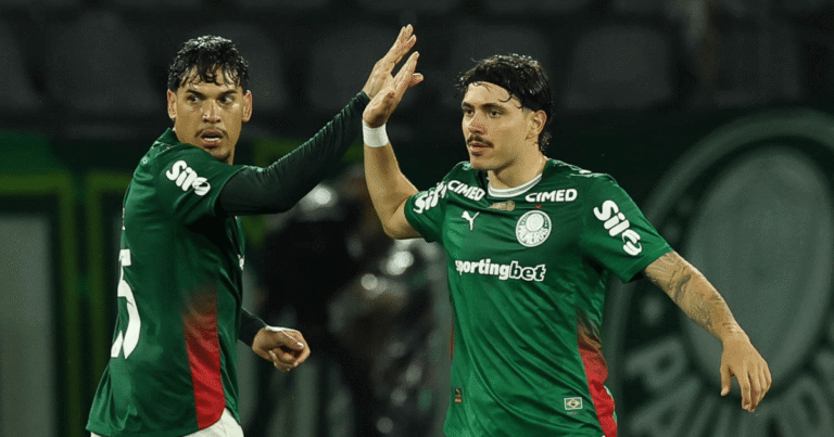 Palmeiras confirma primeira vitória no Brasileirão com goleada sobre o Vitória