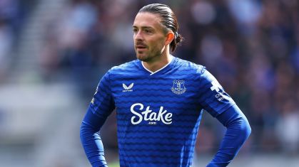 Grealish encerra temporada no Everton após cirurgia no pé