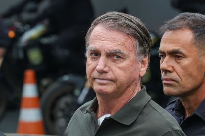 Bolsonaro deve deixar UTI com evolução positiva nas próximas 24 horas