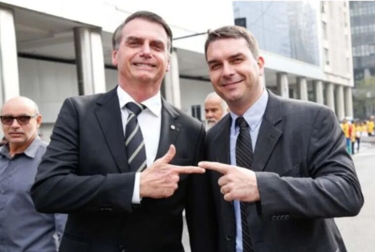 Flávio Bolsonaro repete estratégia para fortalecer candidatura presidencial