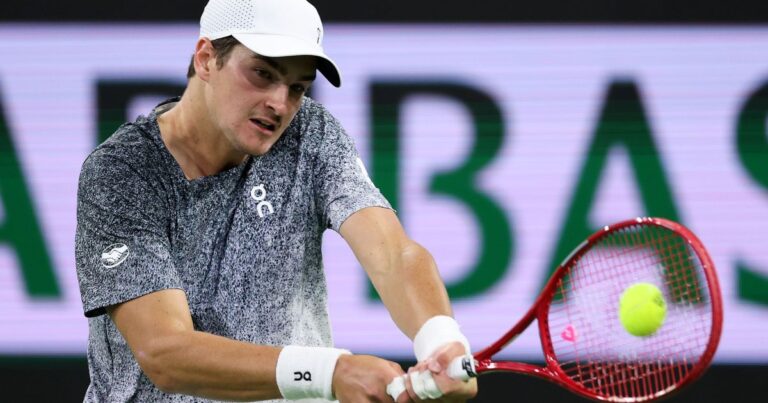 João Fonseca demonstra evolução diante de Jannik Sinner em Indian Wells
