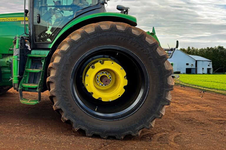 pneu de 710 kg tem destaque no Show Rural Coopavel 2026