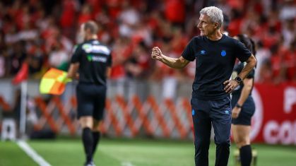 Luís Castro se desculpa após usar expressão racista em derrota do Grêmio