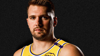 Doncic registra feito histórico e lidera vitória dos Lakers sobre Mavericks