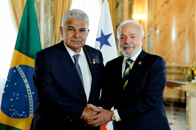 Lula reforça cooperação com Panamá em conversa telefônica estratégica