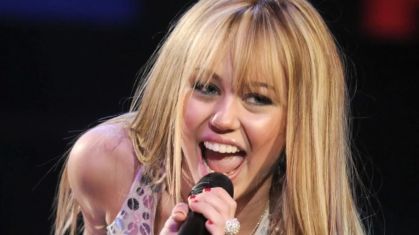 Miley Cyrus Celebra 20 Anos de "Hannah Montana" com Planos Especiais
