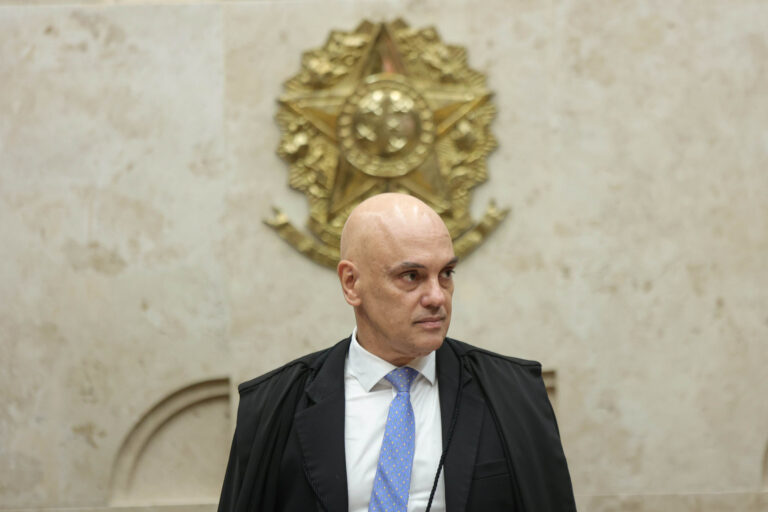 CFM anula sindicância contra Bolsonaro após ordem de Moraes