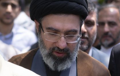 Mojtaba Khamenei assume liderança suprema do Irã com forte apoio dos Guardas Revolucionários