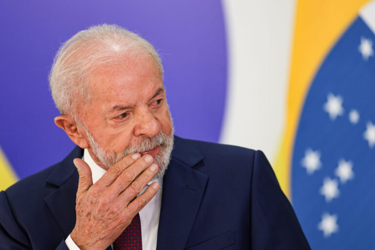 Lula lidera ato no Planalto em memória ao 8 de Janeiro com foco em veto ao PL da Dosimetria