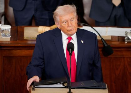 Trump reforça supervisão crítica nas relações entre Brasil e EUA