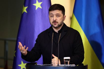 Zelensky critica modo como Europa encara segurança após encontro com Trump