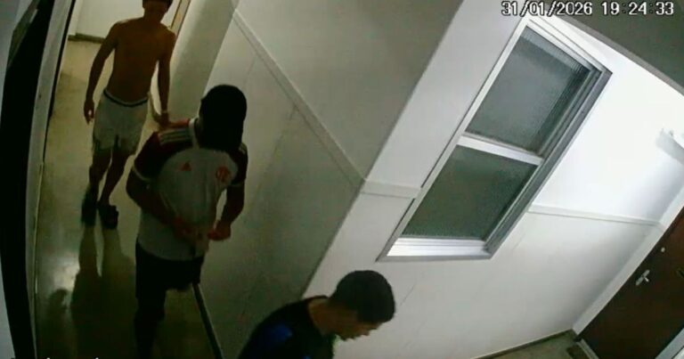 Vítima relata culpa após estupro coletivo no Rio de Janeiro e psicóloga esclarece reações