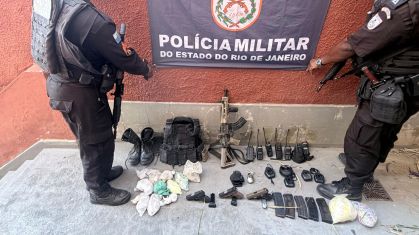 Polícia do RJ liberta reféns e prende suspeitos após denúncia em Niterói