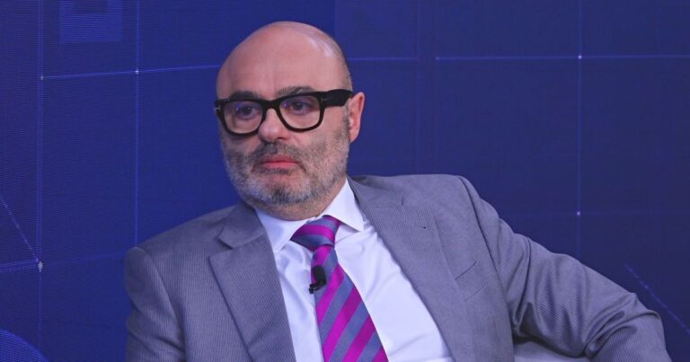 Mario Sabino critica mito da imparcialidade no jornalismo atual