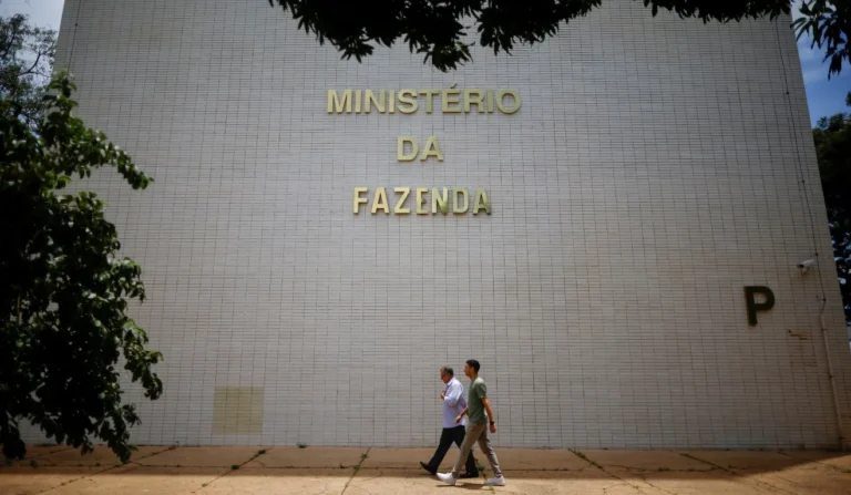 Pequenas empresas têm até 30 de janeiro para renegociar dívidas com a União