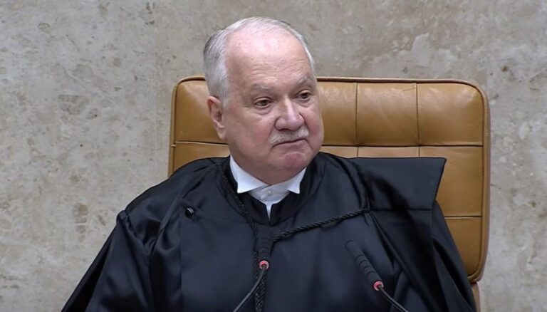 Edson Fachin reforça: "8 de janeiro, nunca mais" no STF