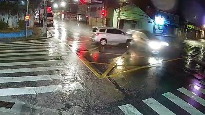 Colisão entre viatura e carro causa morte de policial militar no Recife