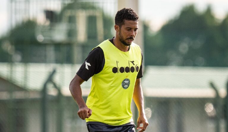 Reforços com mais de 30 anos fortalecem elenco do Coritiba para 2026