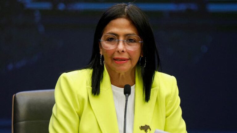 Delcy Rodríguez Rebate Pressões dos EUA em Meio a Conflitos na Venezuela