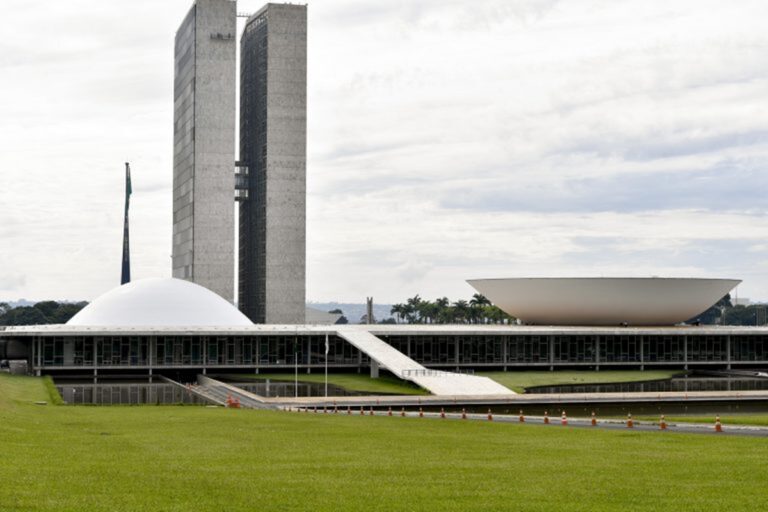 Veto à dosimetria mobiliza oposição para análise imediata no Congresso