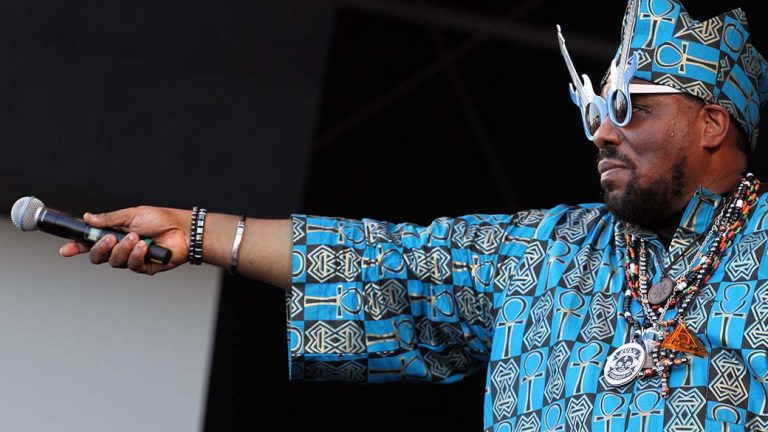 Afrika Bambaataa marca a história do hip-hop com legado imortal