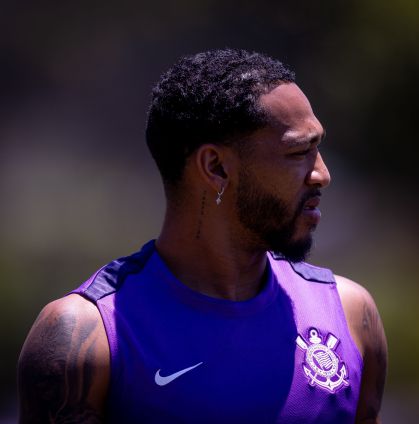 Corinthians anuncia rescisão amigável com José Martínez após lesão e polêmica