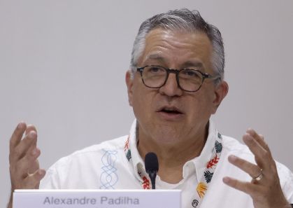 Ministro Padilha garante que doação à Venezuela não afeta tratamentos no Brasil