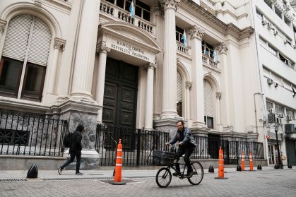 Risco-país da Argentina atinge menor nível em quase oito anos