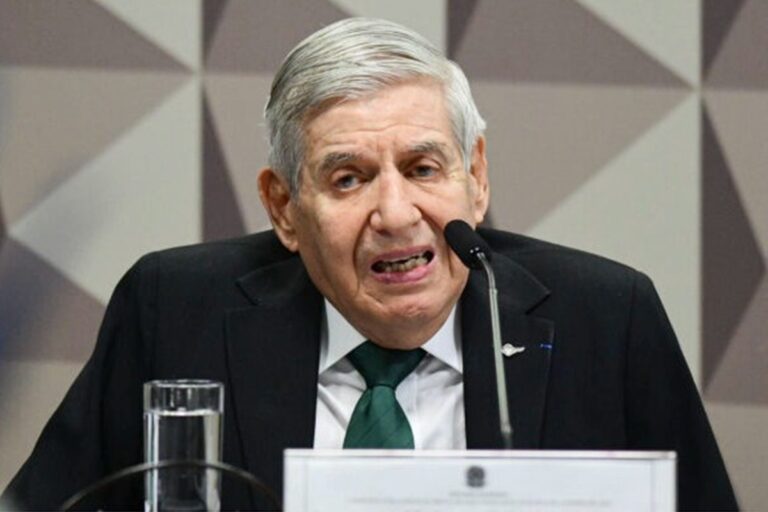 Comissão de ética vai notificar general augusto heleno por apuração interna