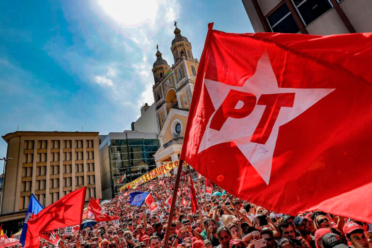 PT foca no crescimento no Congresso e reduz candidaturas a governos estaduais