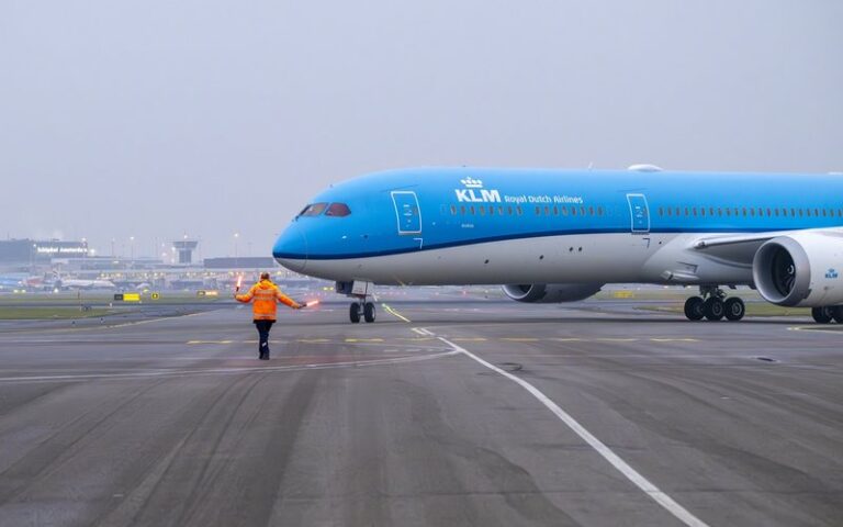 KLM completa frota de Boeing 787 com último Dreamliner entregue
