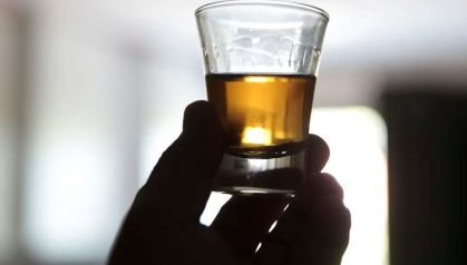 Homem tenta matar vizinho com cachaça envenenada em Tapurah