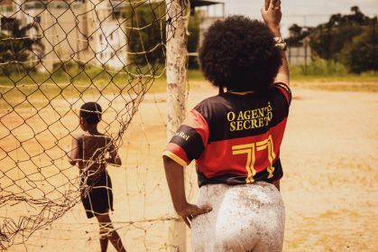 O agente secreto inspira coleção de moda com times do Recife
