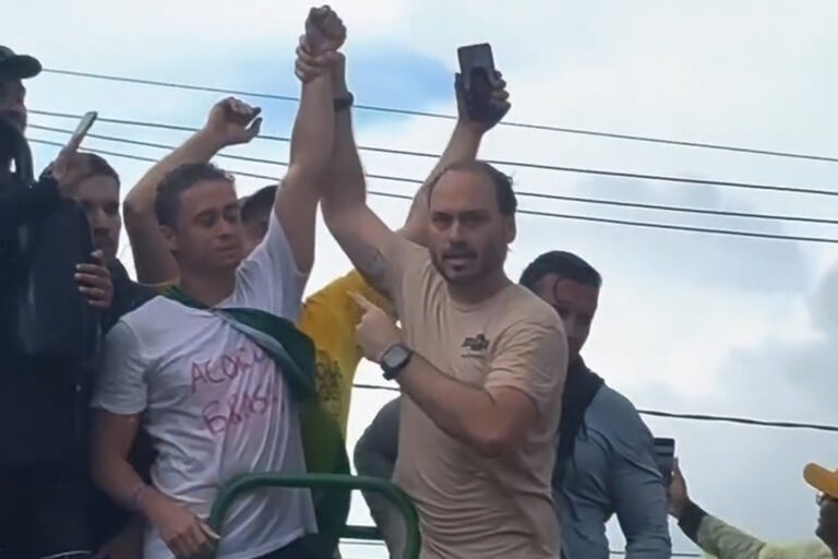 Caminhada de Nikolas Ferreira aproxima-o da família Bolsonaro em 2026