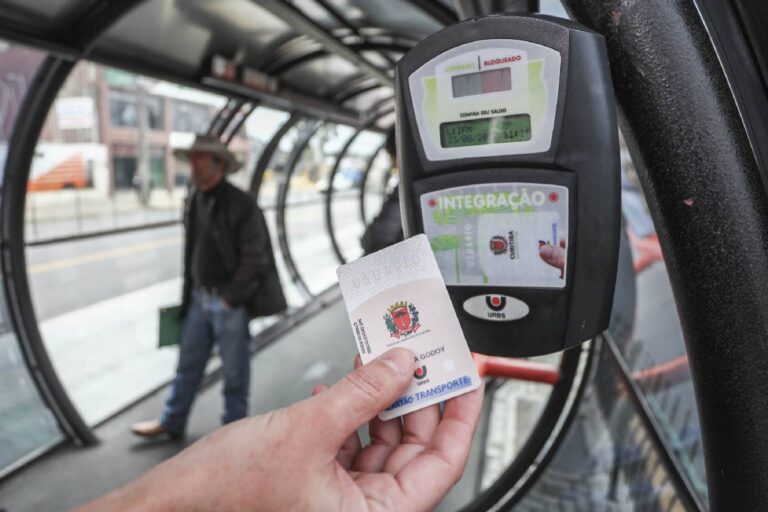 Como recarregar o cartão transporte em Curitiba pela internet