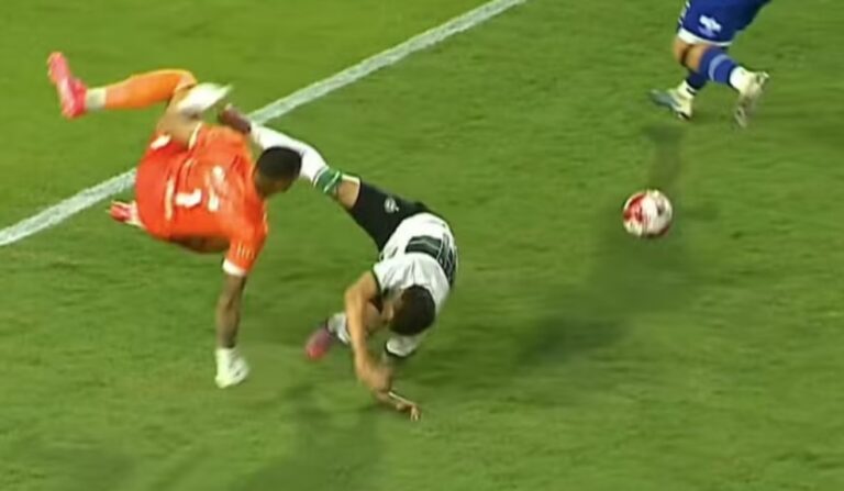 Goleiro do Foz lamenta lesão de atacante do Coritiba e clube confirma cirurgia