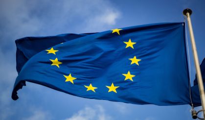 Economia da Zona do Euro mostra resiliência em 2025 diante de desafios globais