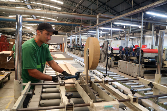 Paraná anuncia 27 mil vagas de emprego abertas em todas as regiões