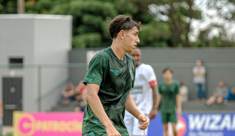 Coritiba é Eliminado da Copinha Após Derrota para Meia Noite