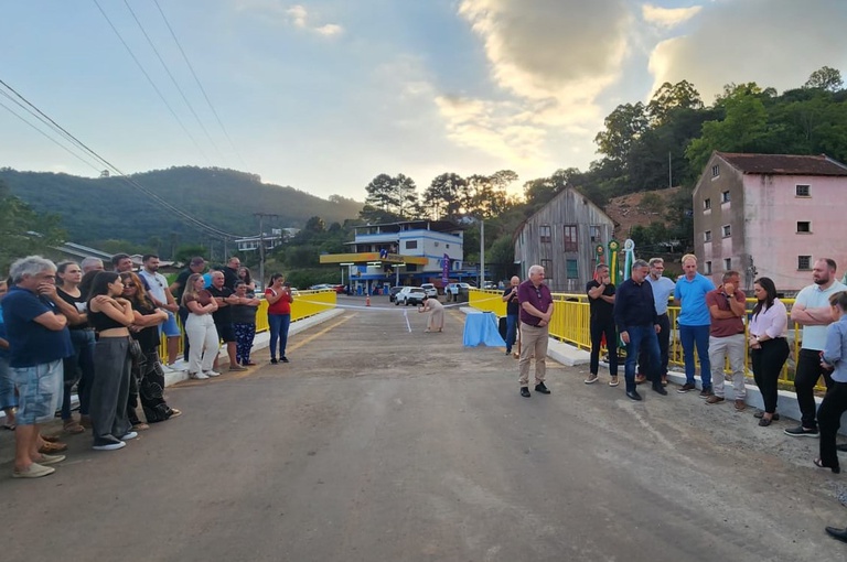 Reconstrução do Rio Grande do Sul avança com novas pontes e habitações